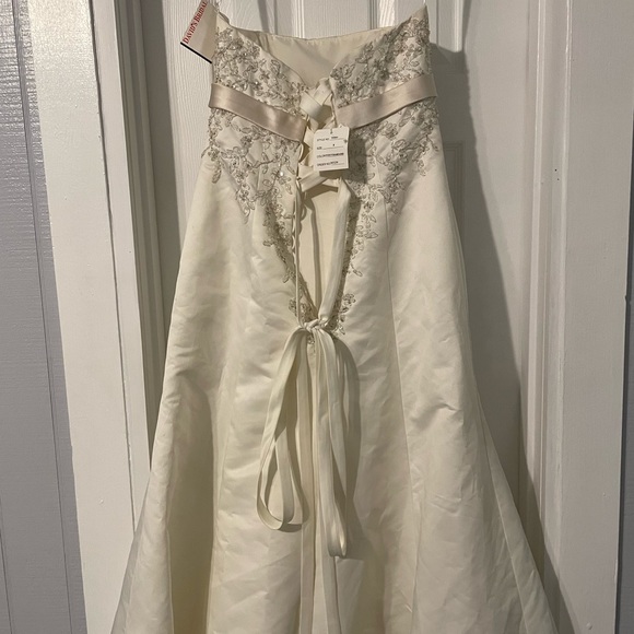 David’s Bridal Wedding Dress Ivory/Champagne Size 8 - Picture 12 of 14